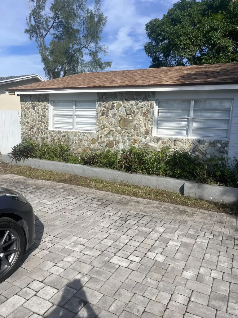 5706 Candlewood Avenue Mangonia Park FL 33407