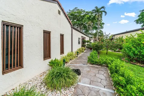 21693 Arriba Real Boca Raton FL 33433