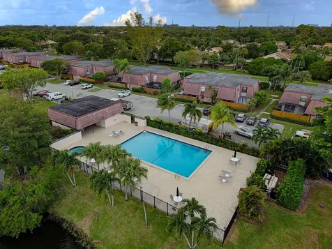 7690 Courtyard Run Boca Raton FL 33433