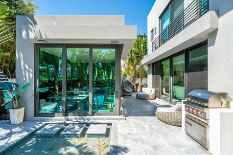 520 Ne 4th Lane Boca Raton FL 33432