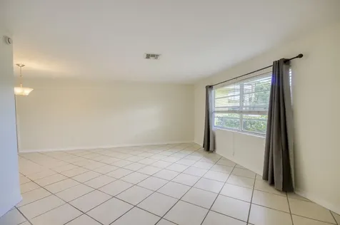 2074 Se Doverbrook Street Port Saint Lucie FL 34983