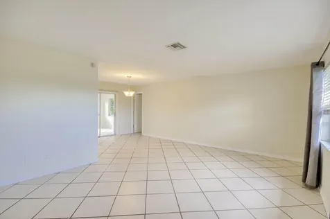 2074 Se Doverbrook Street Port Saint Lucie FL 34983