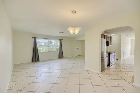 2074 Se Doverbrook Street Port Saint Lucie FL 34983