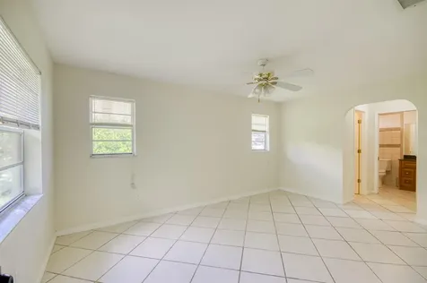2074 Se Doverbrook Street Port Saint Lucie FL 34983