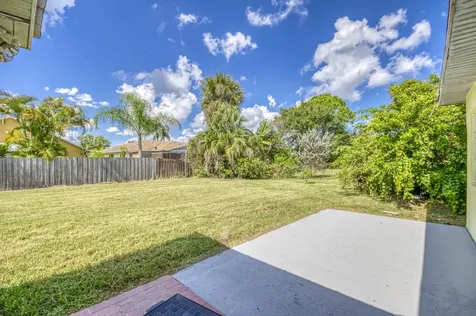 2074 Se Doverbrook Street Port Saint Lucie FL 34983