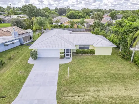 2074 Se Doverbrook Street Port Saint Lucie FL 34983