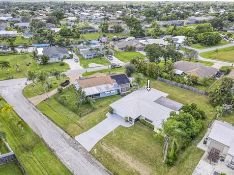 2074 Se Doverbrook Street Port Saint Lucie FL 34983