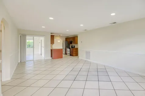 2074 Se Doverbrook Street Port Saint Lucie FL 34983