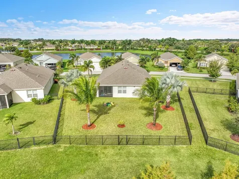 2785 Granville Manor Vero Beach FL 32968
