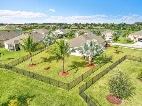 2785 Granville Manor Vero Beach FL 32968