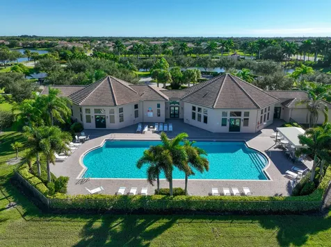 2785 Granville Manor Vero Beach FL 32968