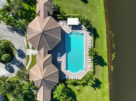 2785 Granville Manor Vero Beach FL 32968