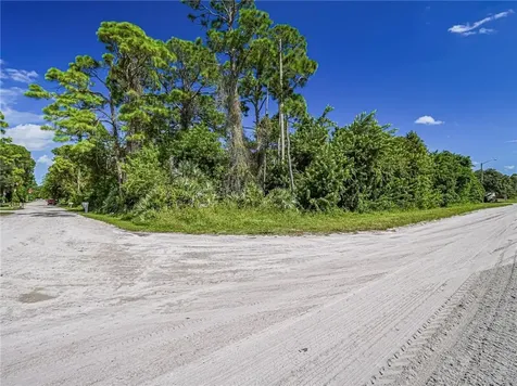 1290 10th Court Vero Beach FL 32962