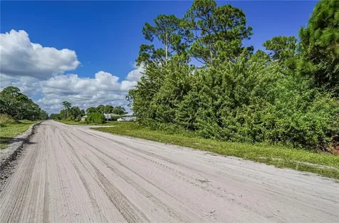 1290 10th Court Vero Beach FL 32962