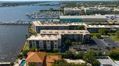 896 N Federal Highway Lantana FL 33462