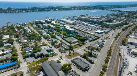 896 N Federal Highway Lantana FL 33462