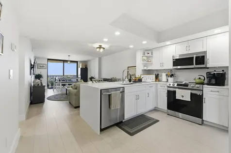 896 N Federal Highway Lantana FL 33462