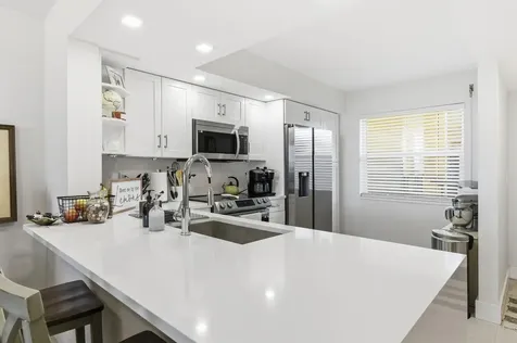 896 N Federal Highway Lantana FL 33462