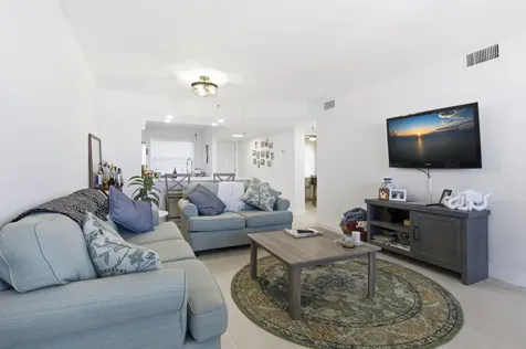 896 N Federal Highway Lantana FL 33462
