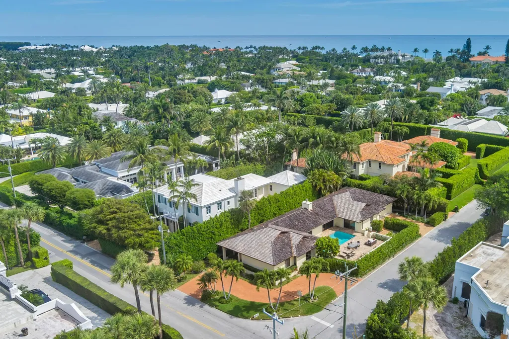 575 N Lake Way Palm Beach FL 33480