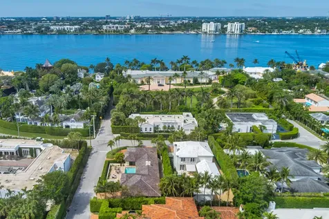 575 N Lake Way Palm Beach FL 33480
