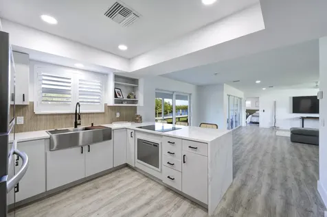 8585 SE Palm Street Hobe Sound FL 33455