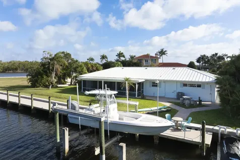 8585 SE Palm Street Hobe Sound FL 33455