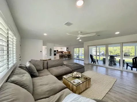 8585 SE Palm Street Hobe Sound FL 33455
