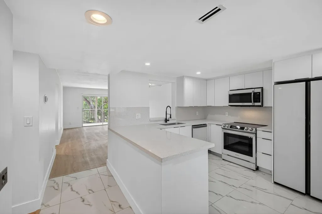 14375 Strathmore Lane Delray Beach FL 33446