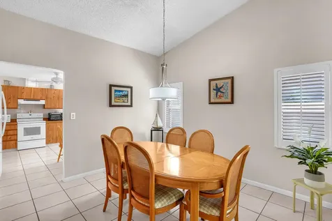 1550 Nw 22nd Avenue Delray Beach FL 33445