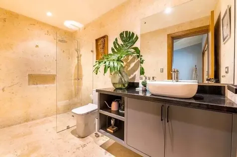92 00 Casa De Campo DR 22000