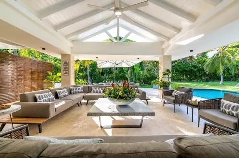 92 00 Casa De Campo DR 22000