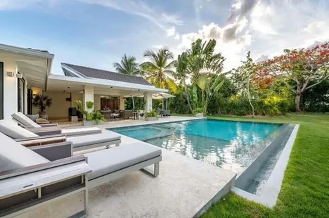 92 00 Casa De Campo DR 22000