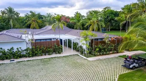 92 00 Casa De Campo DR 22000