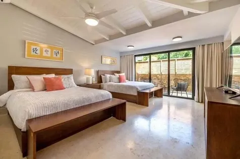 92 00 Casa De Campo DR 22000