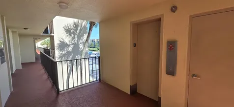 3661 Via Poinciana Lake Worth FL 33467
