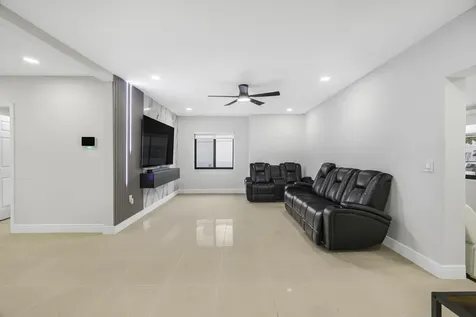 2244 Sw 10th Street Miami FL 33135