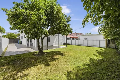 2244 Sw 10th Street Miami FL 33135