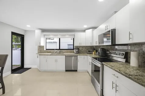 2244 Sw 10th Street Miami FL 33135