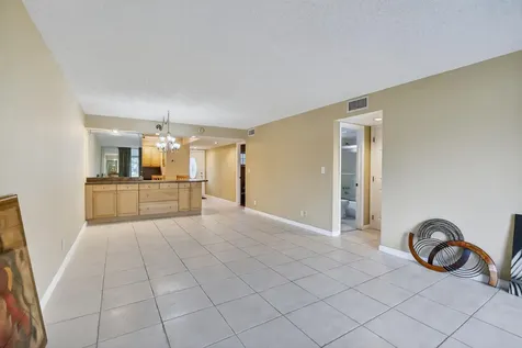 411 S Hollybrook Drive Pembroke Pines FL 33025