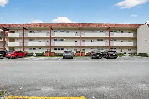411 S Hollybrook Drive Pembroke Pines FL 33025