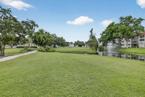 411 S Hollybrook Drive Pembroke Pines FL 33025