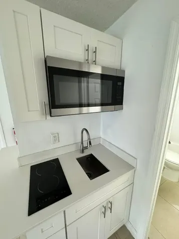 512 SW 2nd Street Hallandale Beach FL 33009