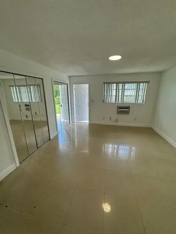 512 SW 2nd Street Hallandale Beach FL 33009