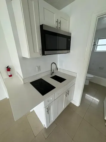 512 SW 2nd Street Hallandale Beach FL 33009