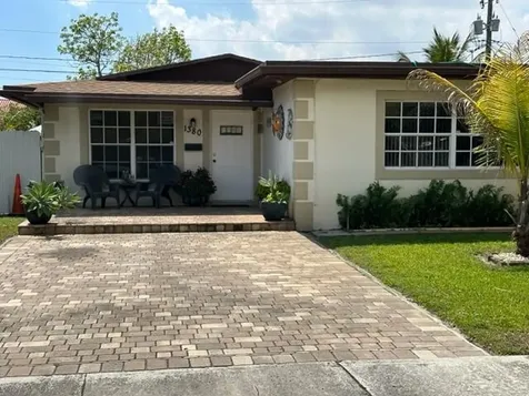 1380 Nw 171 Street Miami Gardens FL 33169