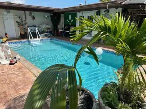 1380 Nw 171 Street Miami Gardens FL 33169