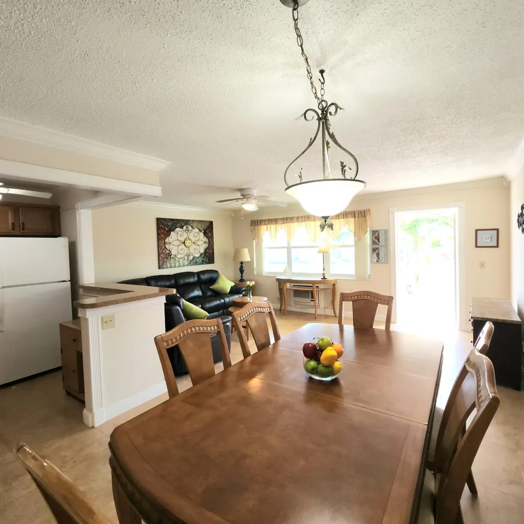 173 Kent J West Palm Beach FL 33417