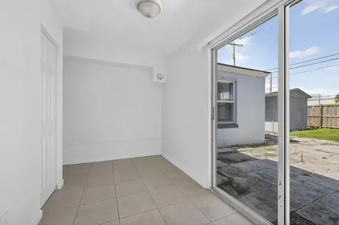 146 W 18th Street Riviera Beach FL 33404