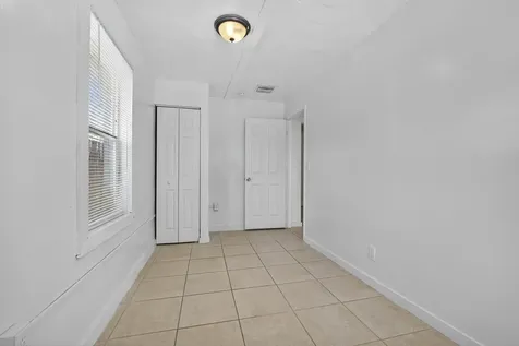146 W 18th Street Riviera Beach FL 33404
